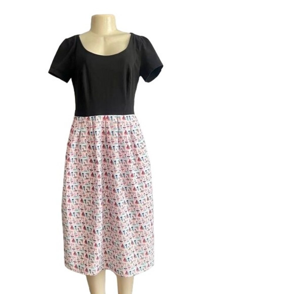 eShakti short sleeves dress size 10 12 Large with black top and boats print.